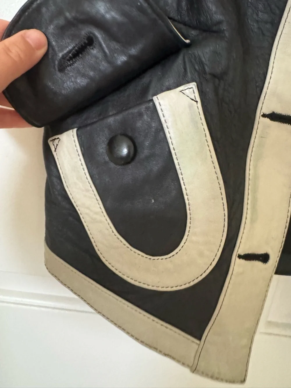 Rem Garson Black Leather Vest with Cream Trim - Picture 4 of 4